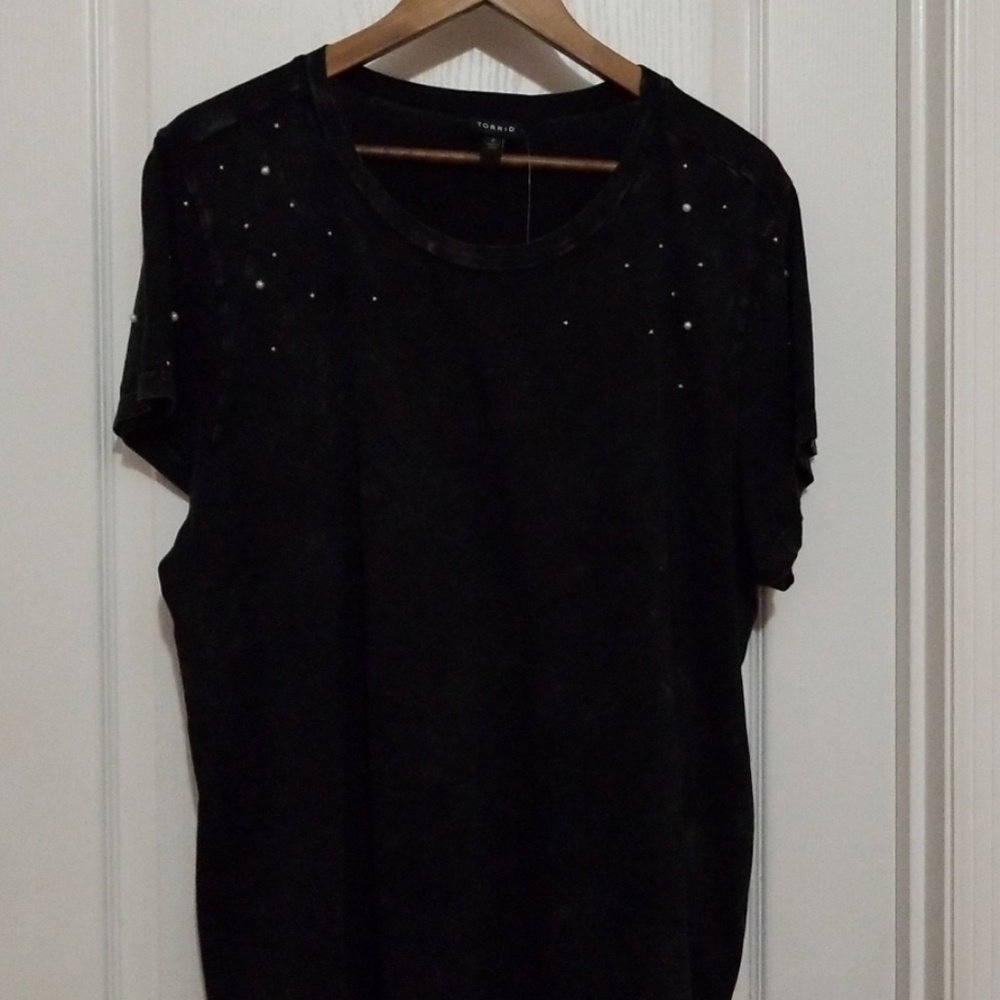 Mineral wash pearl detailed tee